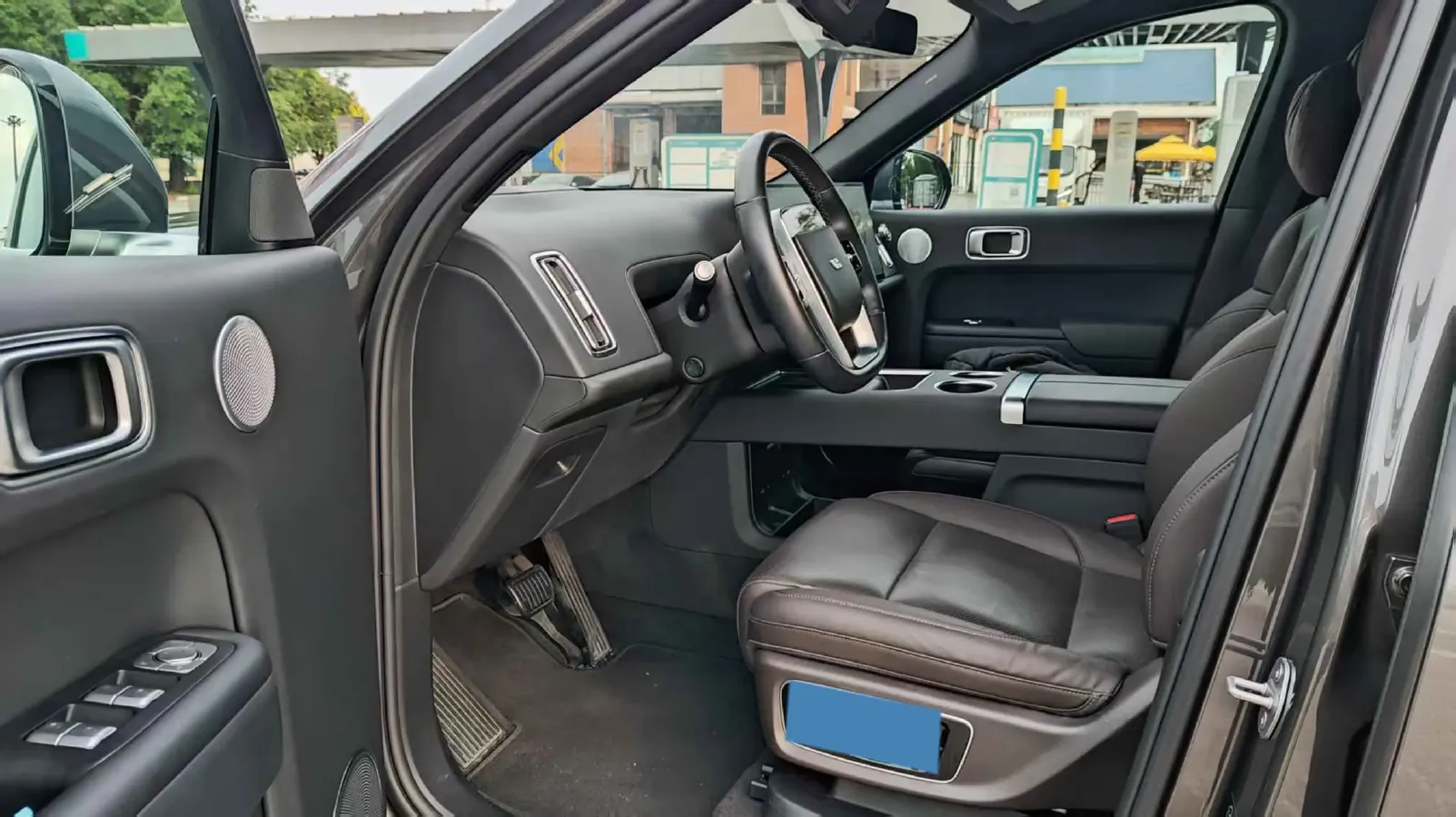2022 Li L9 Range Extended 154HP REEV 42.6KWH,autocango,china used car exporter,china ev exporter,chinese used car exporter,chinese used ev exporter