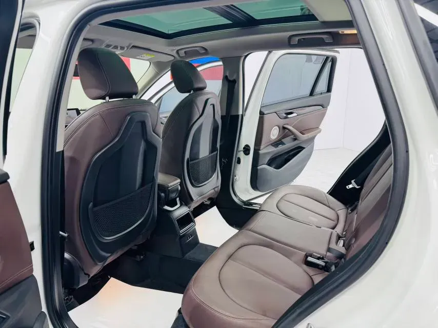 2021 BMW X1 1.5T 140HP L3 7DCT,autocango,china used car exporter,china ev exporter,chinese used car exporter,chinese used ev exporter