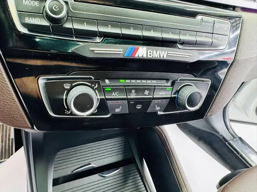 2021 BMW X1 1.5T 140HP L3 7DCT,autocango,china used car exporter,china ev exporter,chinese used car exporter,chinese used ev exporter