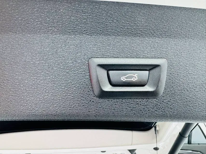2021 BMW X1 1.5T 140HP L3 7DCT,autocango,china used car exporter,china ev exporter,chinese used car exporter,chinese used ev exporter