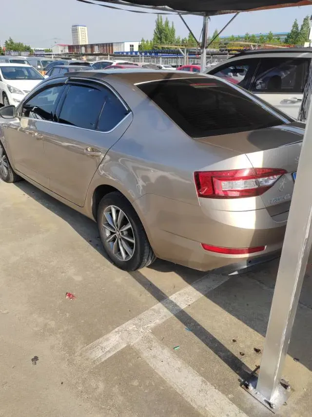 2019 Skoda Octavia 1.5L 116HP L4 6AT,autocango,china used car exporter,china ev exporter,chinese used car exporter,chinese used ev exporter