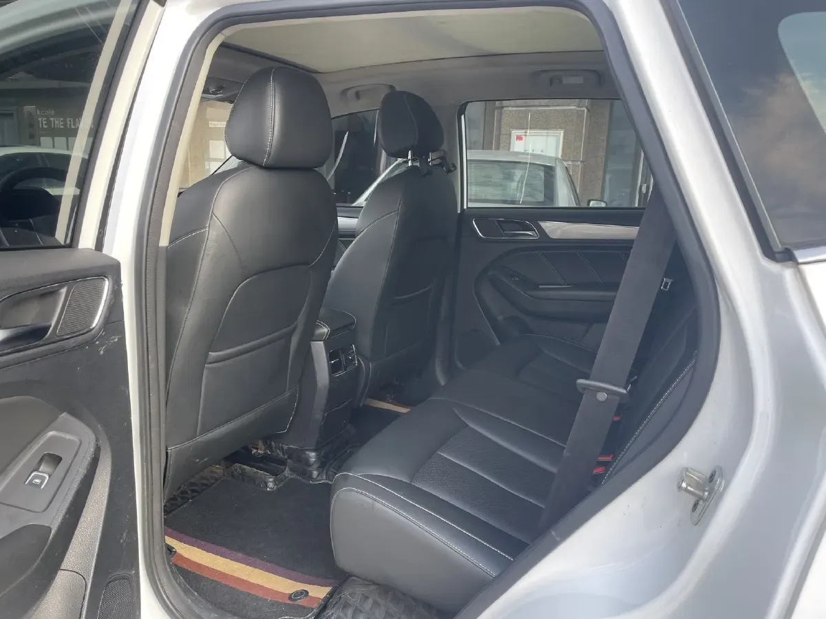 2020 Roewe i6 1.5T 169HP L4 7DCT,autocango,china used car exporter,china ev exporter,chinese used car exporter,chinese used ev exporter