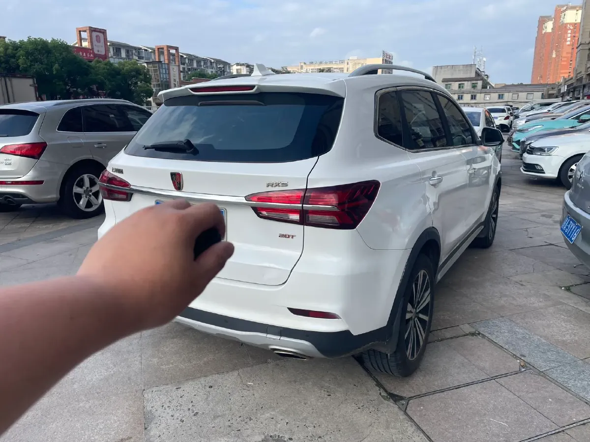2020 Roewe i6 1.5T 169HP L4 7DCT,autocango,china used car exporter,china ev exporter,chinese used car exporter,chinese used ev exporter