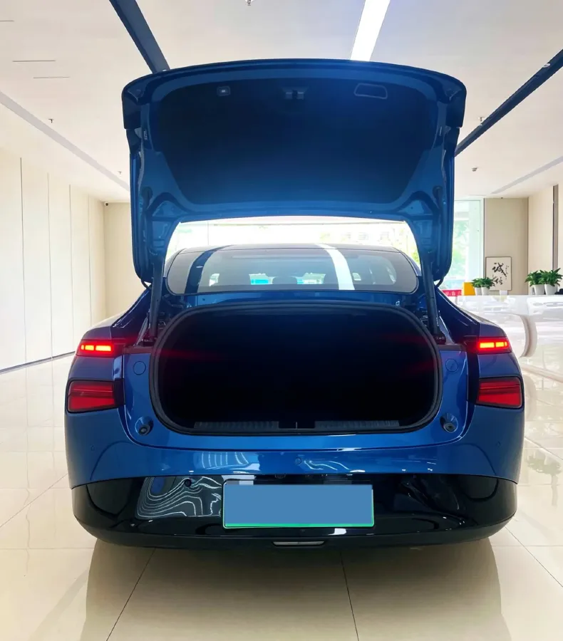 2024 Xpeng P7 BEV 86.2KWH,autocango,china used car exporter,china ev exporter,chinese used car exporter,chinese used ev exporter