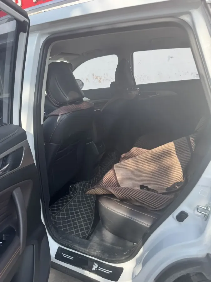 2018 ChangAn CS35 Plus 1.6L 128HP L4 5MT,autocango,china used car exporter,china ev exporter,chinese used car exporter,chinese used ev exporter