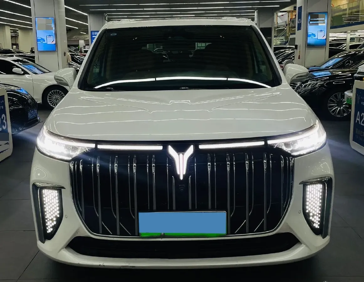 2022 Voyah Dream 1.5T 136HP L4 PHEV 25.57KWH,autocango,china used car exporter,china ev exporter,chinese used car exporter,chinese used ev exporter