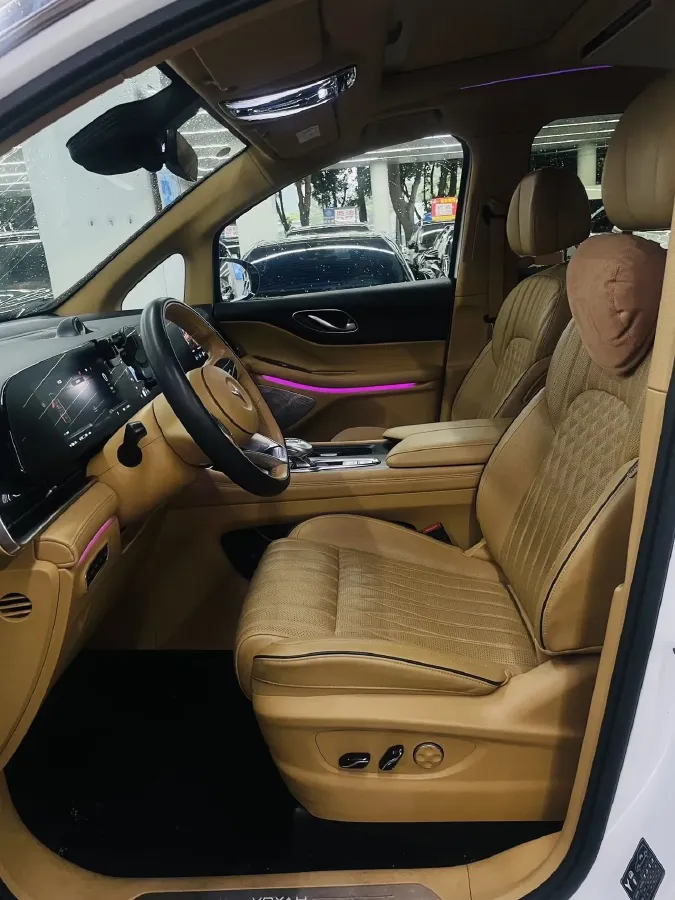 2022 Voyah Dream 1.5T 136HP L4 PHEV 25.57KWH,autocango,china used car exporter,china ev exporter,chinese used car exporter,chinese used ev exporter