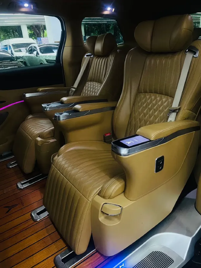 2022 Voyah Dream 1.5T 136HP L4 PHEV 25.57KWH,autocango,china used car exporter,china ev exporter,chinese used car exporter,chinese used ev exporter