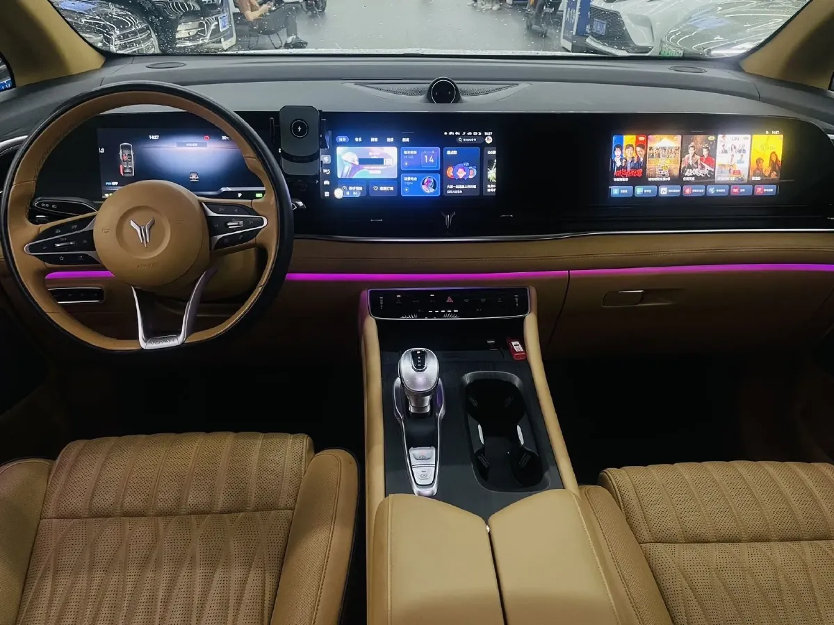 2022 Voyah Dream 1.5T 136HP L4 PHEV 25.57KWH,autocango,china used car exporter,china ev exporter,chinese used car exporter,chinese used ev exporter