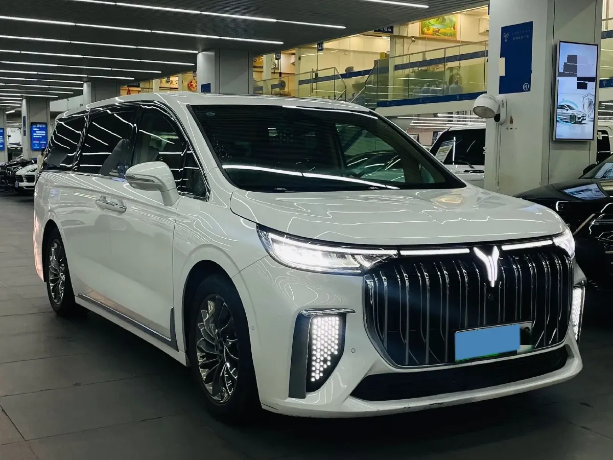 2022 Voyah Dream 1.5T 136HP L4 PHEV 25.57KWH,autocango,china used car exporter,china ev exporter,chinese used car exporter,chinese used ev exporter