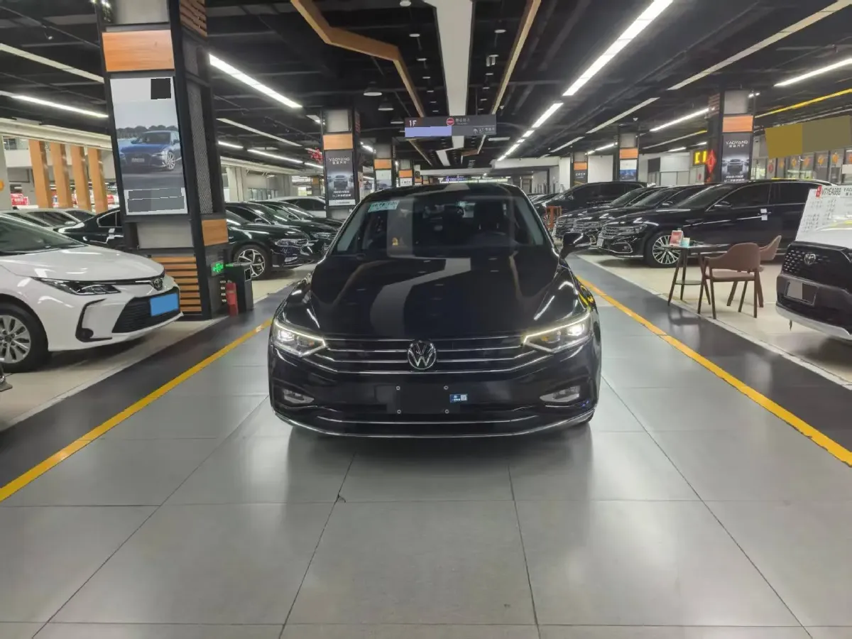 2020 Volkswagen Magotan 2.0T 186HP L4 7DCT,autocango,china used car exporter,china ev exporter,chinese used car exporter,chinese used ev exporter