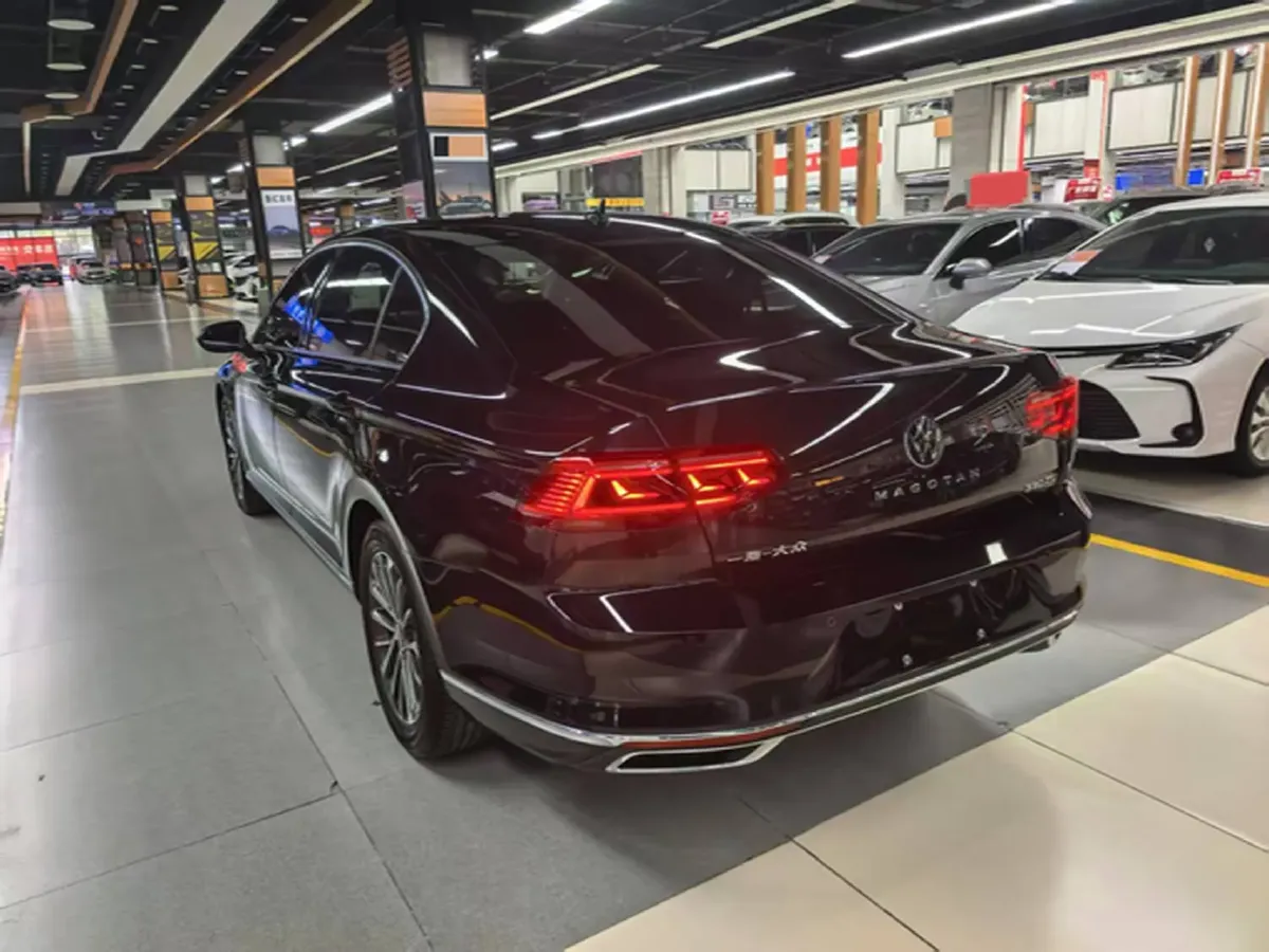 2020 Volkswagen Magotan 2.0T 186HP L4 7DCT,autocango,china used car exporter,china ev exporter,chinese used car exporter,chinese used ev exporter
