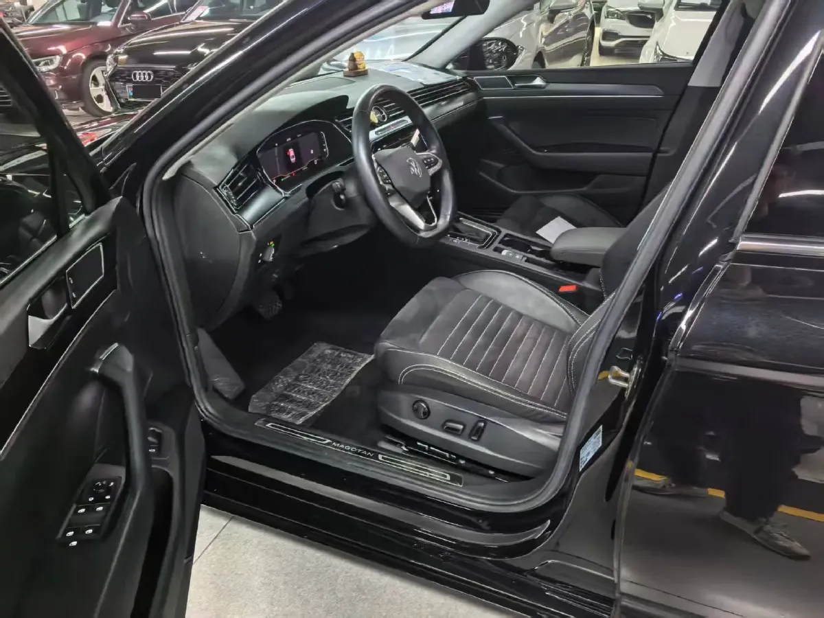 2020 Volkswagen Magotan 2.0T 186HP L4 7DCT,autocango,china used car exporter,china ev exporter,chinese used car exporter,chinese used ev exporter