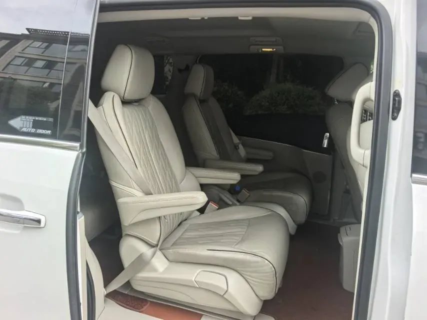 2022 Buick GL8 2.0T 237HP L4 9AT,autocango,china used car exporter,china ev exporter,chinese used car exporter,chinese used ev exporter