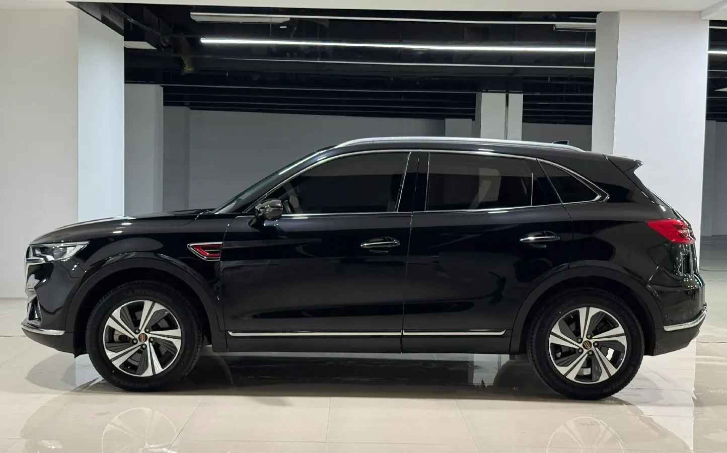 2019 HongQi HS5 2.0T 224HP L4 6AT,autocango,china used car exporter,china ev exporter,chinese used car exporter,chinese used ev exporter
