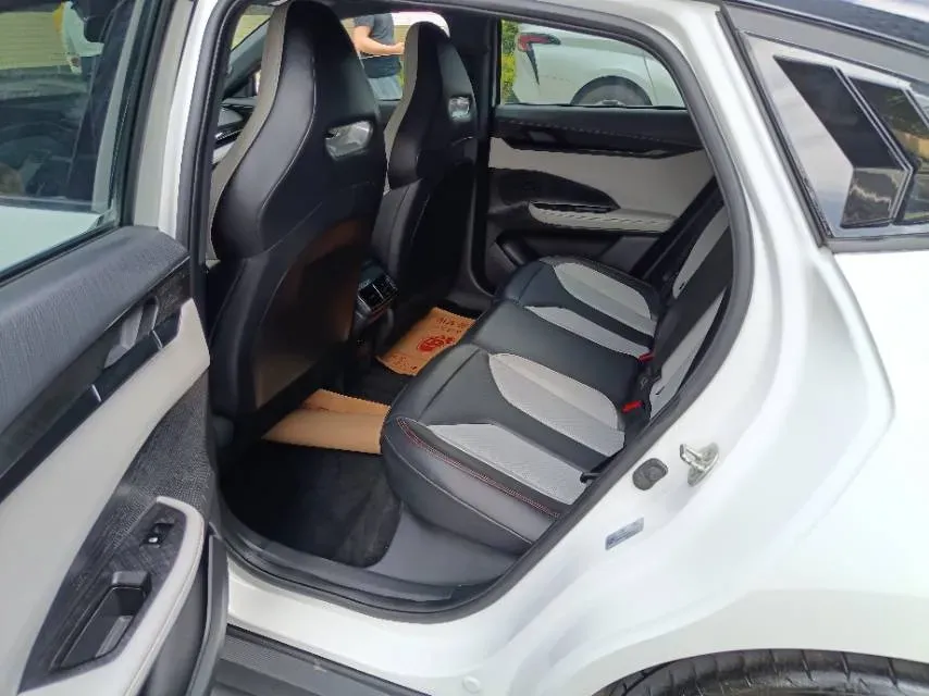 2024 ChangAn UNI-V iDD 1.5L 110HP L4 E-CVT PHEV 18.99KWH,autocango,china used car exporter,china ev exporter,chinese used car exporter,chinese used ev exporter