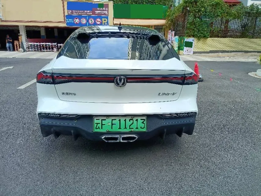 2024 ChangAn UNI-V iDD 1.5L 110HP L4 E-CVT PHEV 18.99KWH,autocango,china used car exporter,china ev exporter,chinese used car exporter,chinese used ev exporter