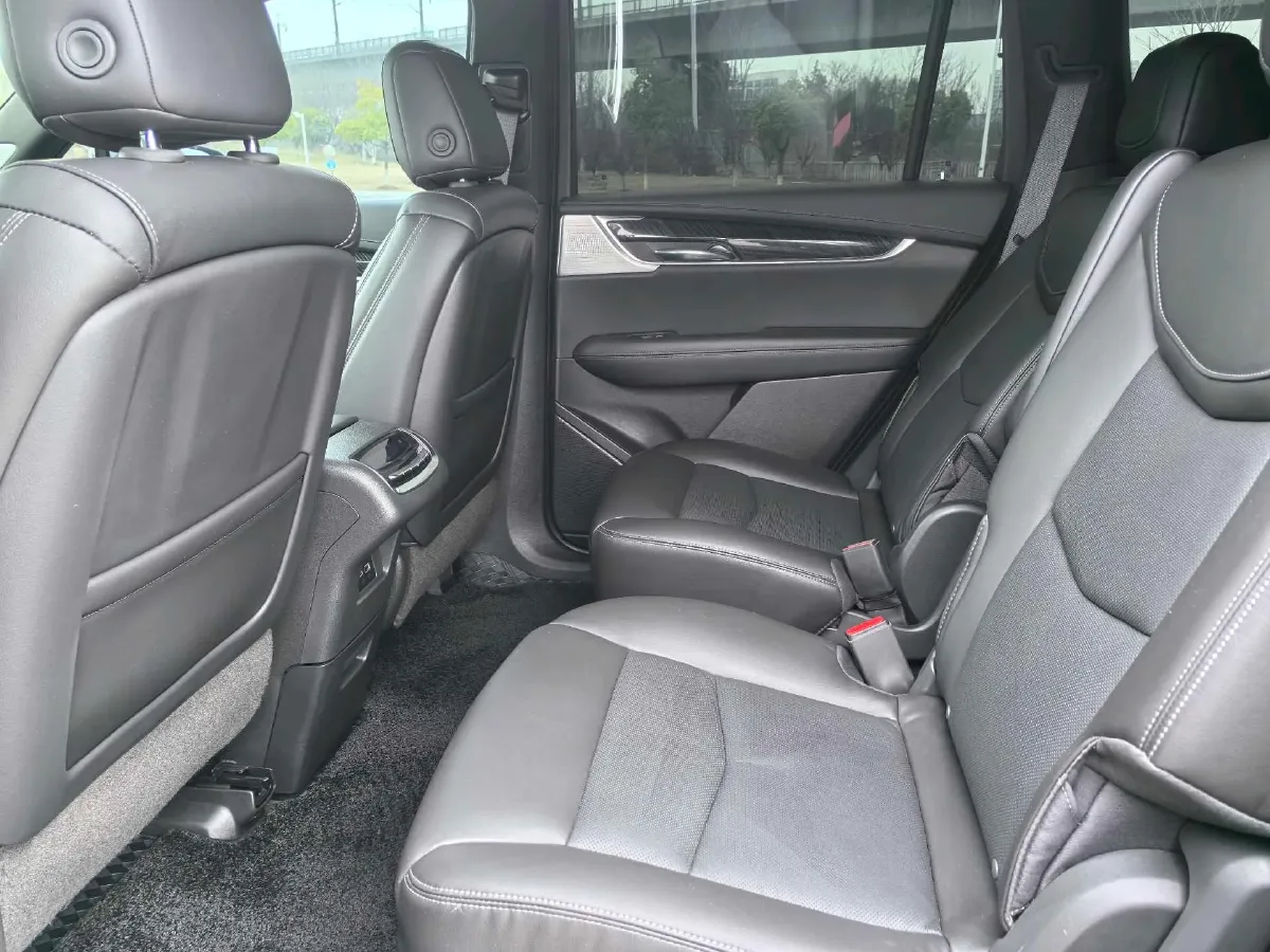 2022 Cadillac XT6 2.0T 237HP L4 9AT,autocango,china used car exporter,china ev exporter,chinese used car exporter,chinese used ev exporter