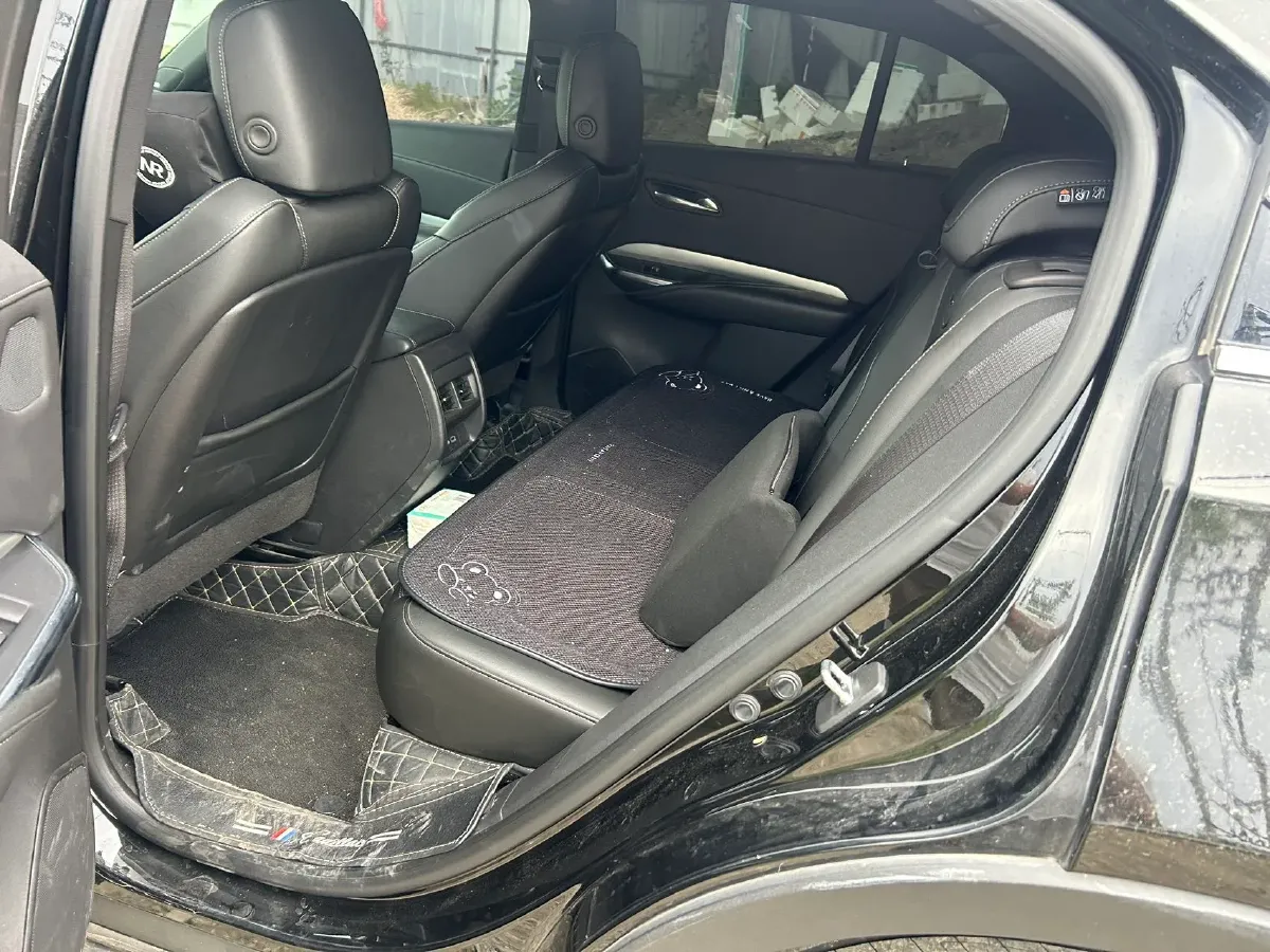 2022 Cadillac XT4 2.0T 237HP L4 9AT,autocango,china used car exporter,china ev exporter,chinese used car exporter,chinese used ev exporter