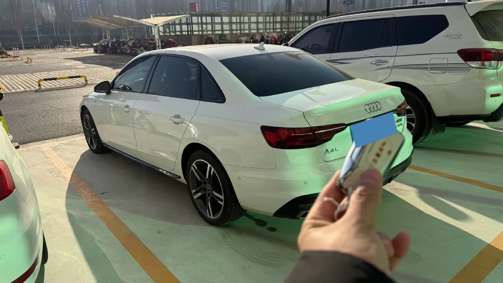 2022 Audi A4L 2.0T 190HP L4 7DCT,autocango,china used car exporter,china ev exporter,chinese used car exporter,chinese used ev exporter