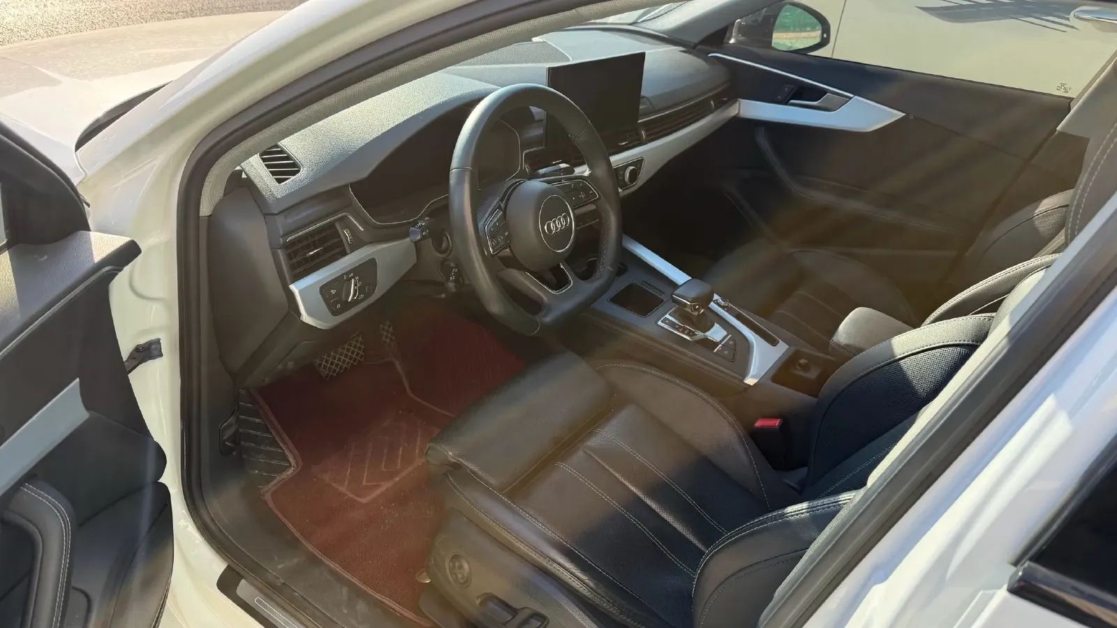 2022 Audi A4L 2.0T 190HP L4 7DCT,autocango,china used car exporter,china ev exporter,chinese used car exporter,chinese used ev exporter