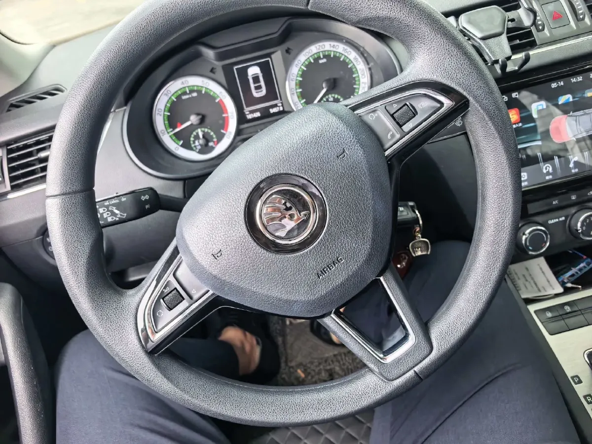 2018 Skoda Octavia 1.4T 150HP L4 7DCT,autocango,china used car exporter,china ev exporter,chinese used car exporter,chinese used ev exporter