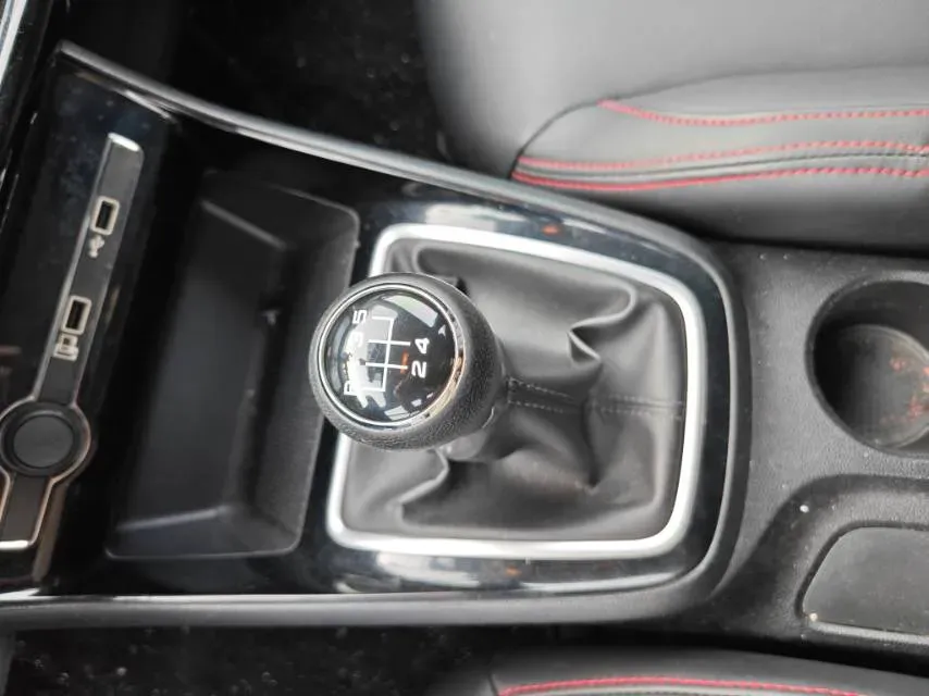 2019 Roewe i5 1.5L 120HP L4 5MT,autocango,china used car exporter,china ev exporter,chinese used car exporter,chinese used ev exporter