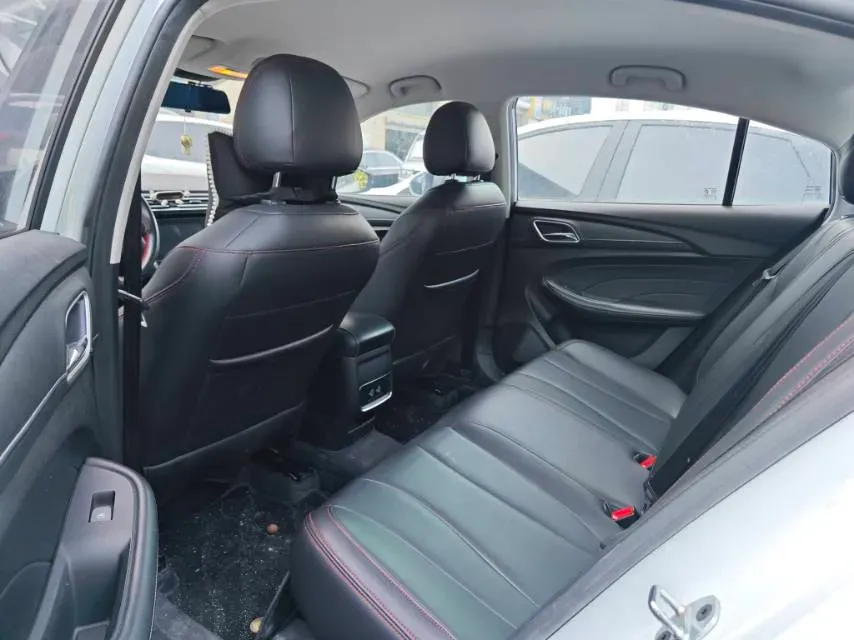2019 Roewe i5 1.5L 120HP L4 5MT,autocango,china used car exporter,china ev exporter,chinese used car exporter,chinese used ev exporter