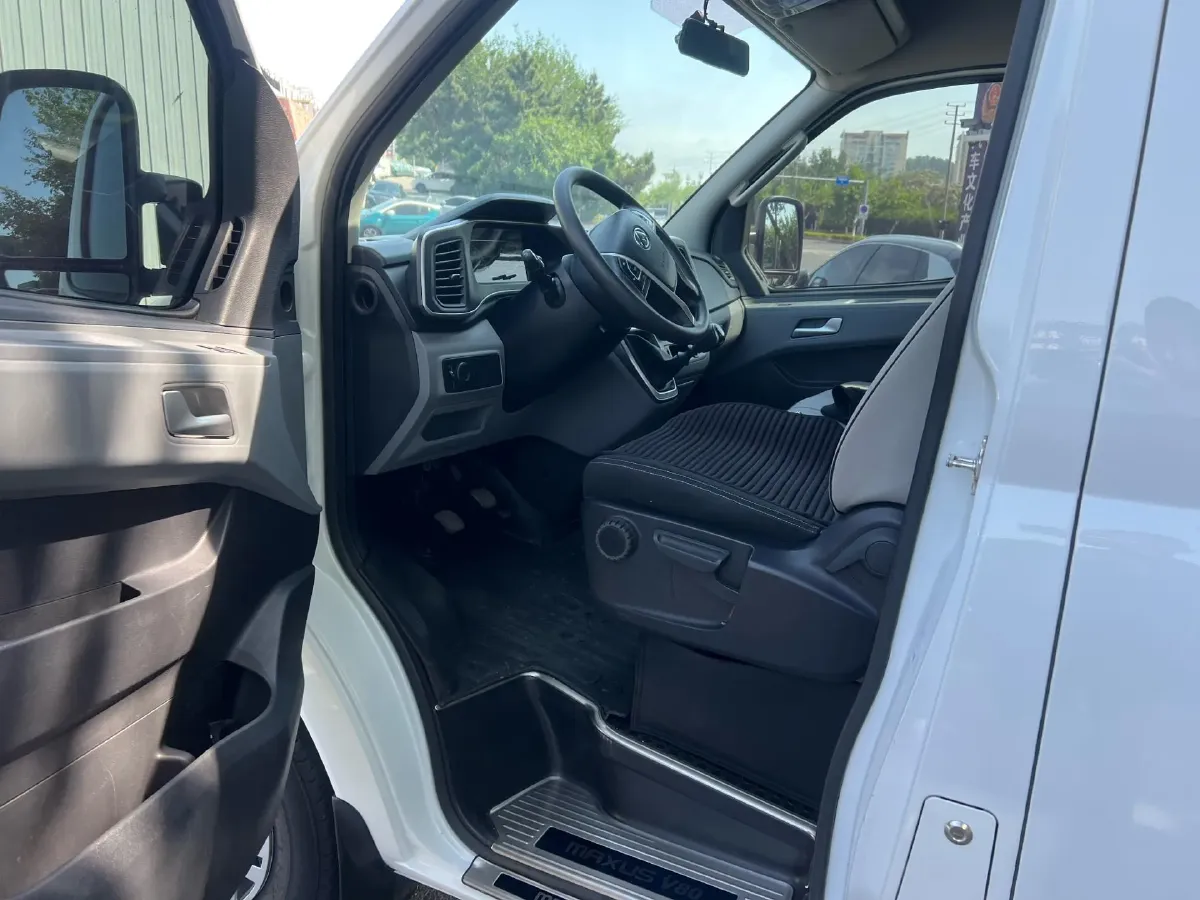 2023 MAXUS XinTu V80 2.0T 127HP L4 6MT,autocango,china used car exporter,china ev exporter,chinese used car exporter,chinese used ev exporter