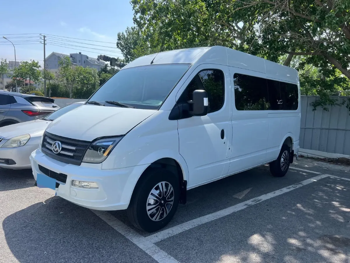 2023 MAXUS XinTu V80 2.0T 127HP L4 6MT,autocango,china used car exporter,china ev exporter,chinese used car exporter,chinese used ev exporter