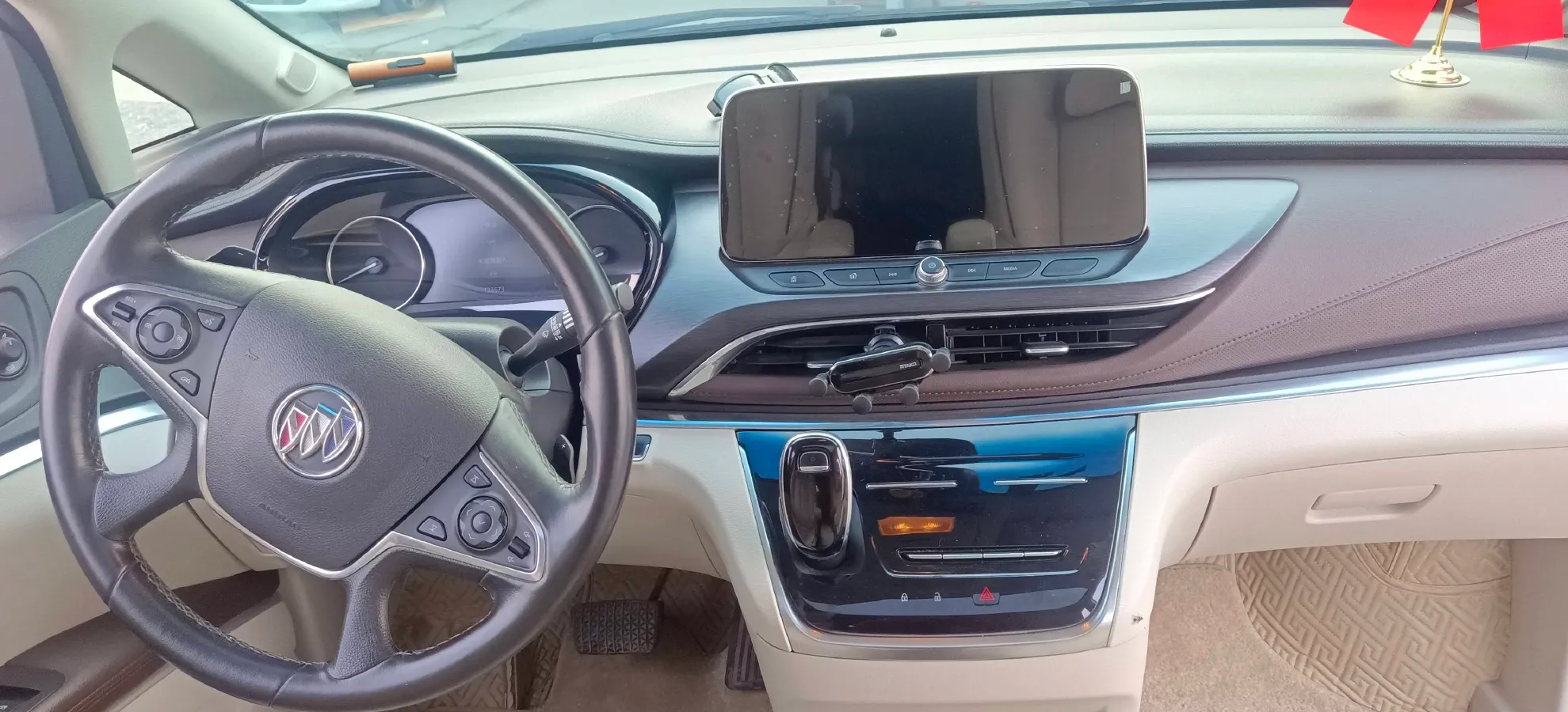 2021 Buick GL8 2.0T 237HP L4 9AT,autocango,china used car exporter,china ev exporter,chinese used car exporter,chinese used ev exporter