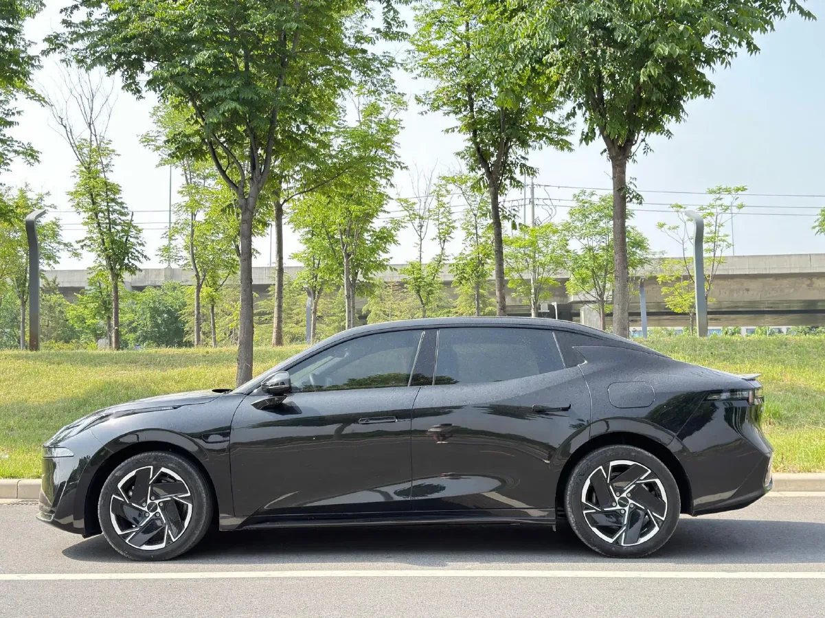 2024 LYNK&CO 07 EM-P 1.5T 163HP L4 3DHT PHEV 18.99KWH,autocango,china used car exporter,china ev exporter,chinese used car exporter,chinese used ev exporter