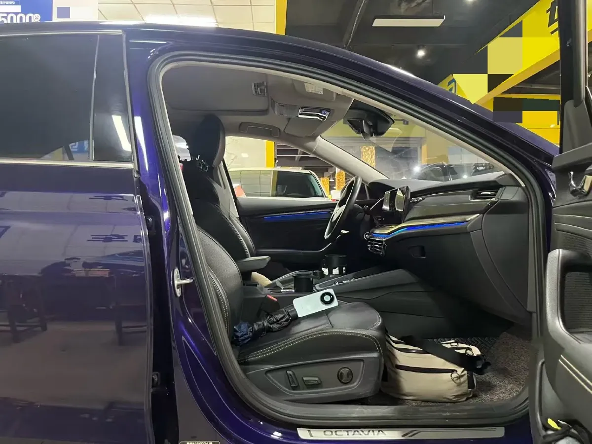 2021 Skoda Octavia 1.4T 150HP L4 7DCT,autocango,china used car exporter,china ev exporter,chinese used car exporter,chinese used ev exporter