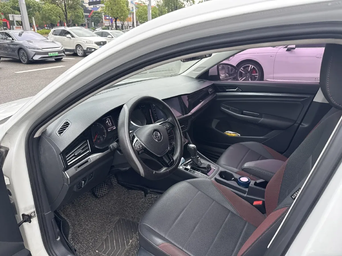 2019 Volkswagen Golf Sportsvan 1.6L 110HP L4 6AT,autocango,china used car exporter,china ev exporter,chinese used car exporter,chinese used ev exporter