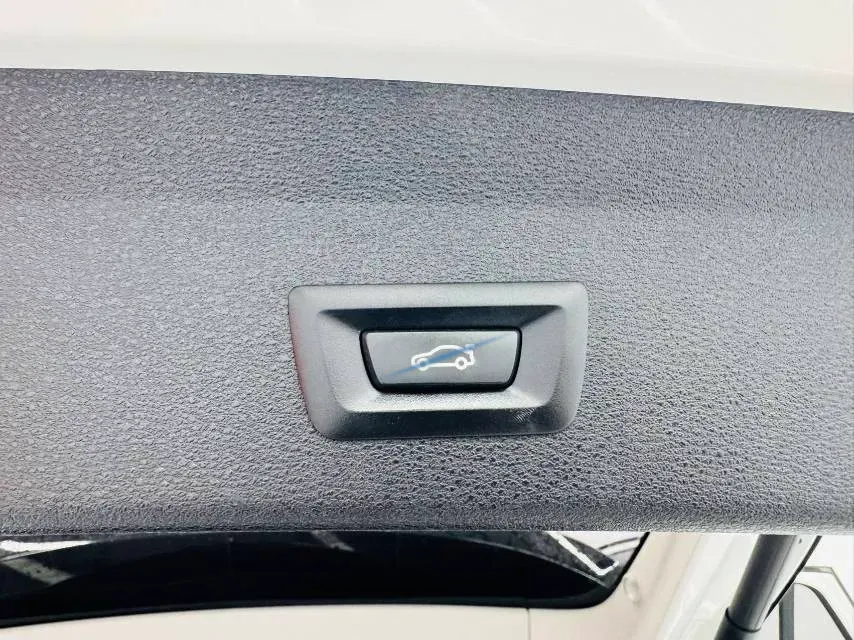 2022 BMW X1 1.5T 140HP L3 7DCT,autocango,china used car exporter,china ev exporter,chinese used car exporter,chinese used ev exporter