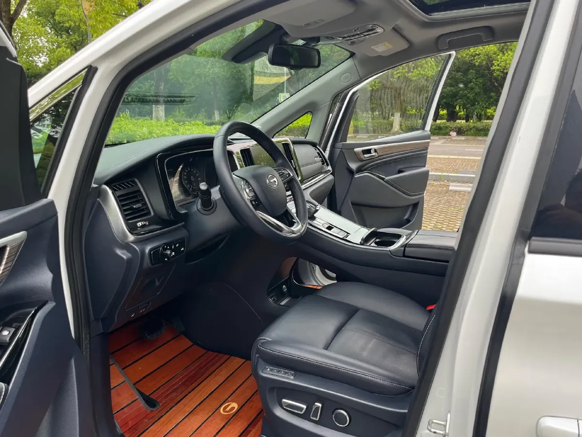 2021 GAC Trumpchi M8 2.0T 252HP L4 8AT,autocango,china used car exporter,china ev exporter,chinese used car exporter,chinese used ev exporter
