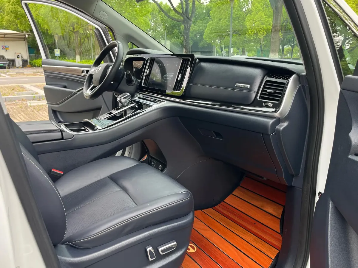2021 GAC Trumpchi M8 2.0T 252HP L4 8AT,autocango,china used car exporter,china ev exporter,chinese used car exporter,chinese used ev exporter