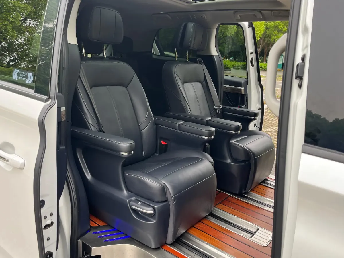 2021 GAC Trumpchi M8 2.0T 252HP L4 8AT,autocango,china used car exporter,china ev exporter,chinese used car exporter,chinese used ev exporter
