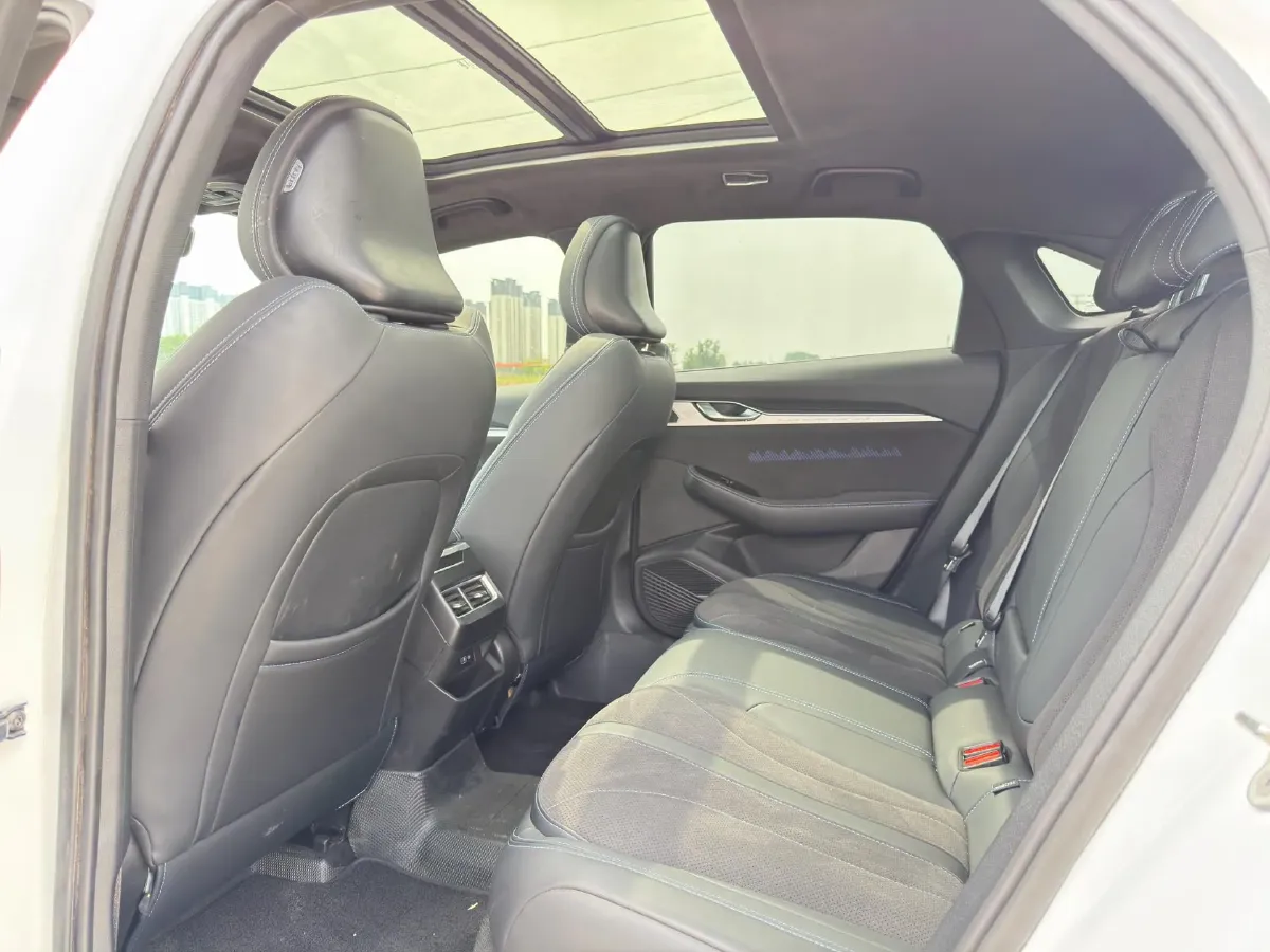 2025 Geely Preface 2.0T 238HP L4 8AT,autocango,china used car exporter,china ev exporter,chinese used car exporter,chinese used ev exporter