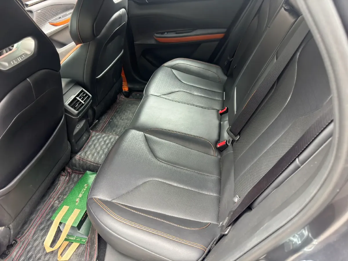 2023 ChangAn UNI-V 2.0T 233HP L4 8AT,autocango,china used car exporter,china ev exporter,chinese used car exporter,chinese used ev exporter