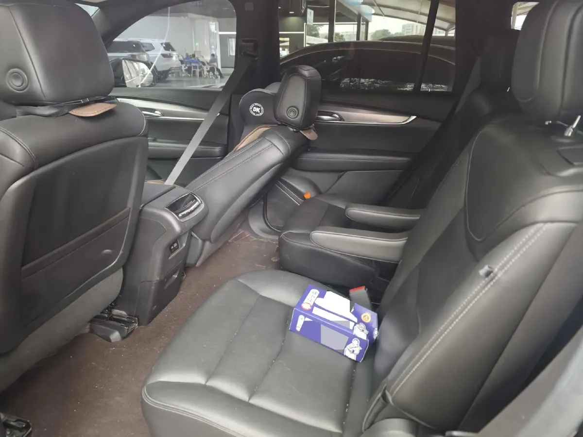 2021 Cadillac XT6 2.0T 237HP L4 9AT,autocango,china used car exporter,china ev exporter,chinese used car exporter,chinese used ev exporter