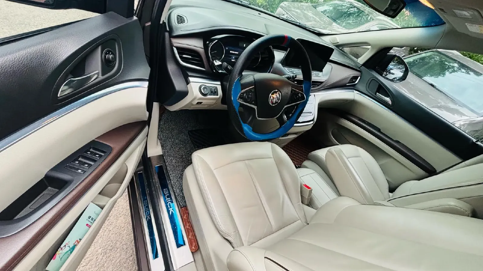 2021 Buick GL8 2.0T 237HP L4 9AT,autocango,china used car exporter,china ev exporter,chinese used car exporter,chinese used ev exporter