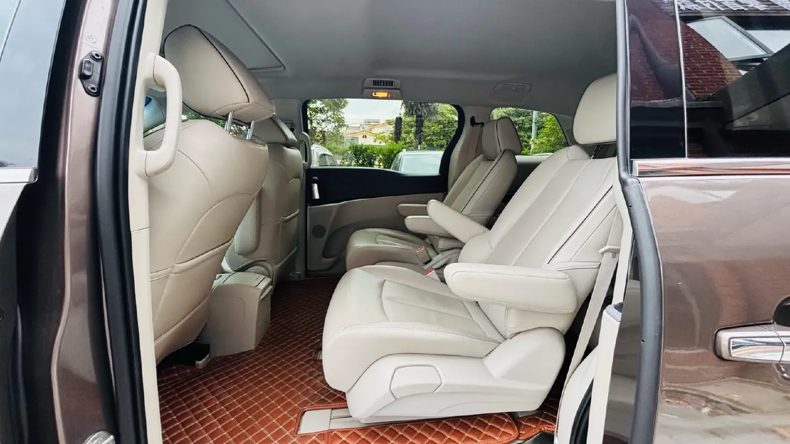 2021 Buick GL8 2.0T 237HP L4 9AT,autocango,china used car exporter,china ev exporter,chinese used car exporter,chinese used ev exporter