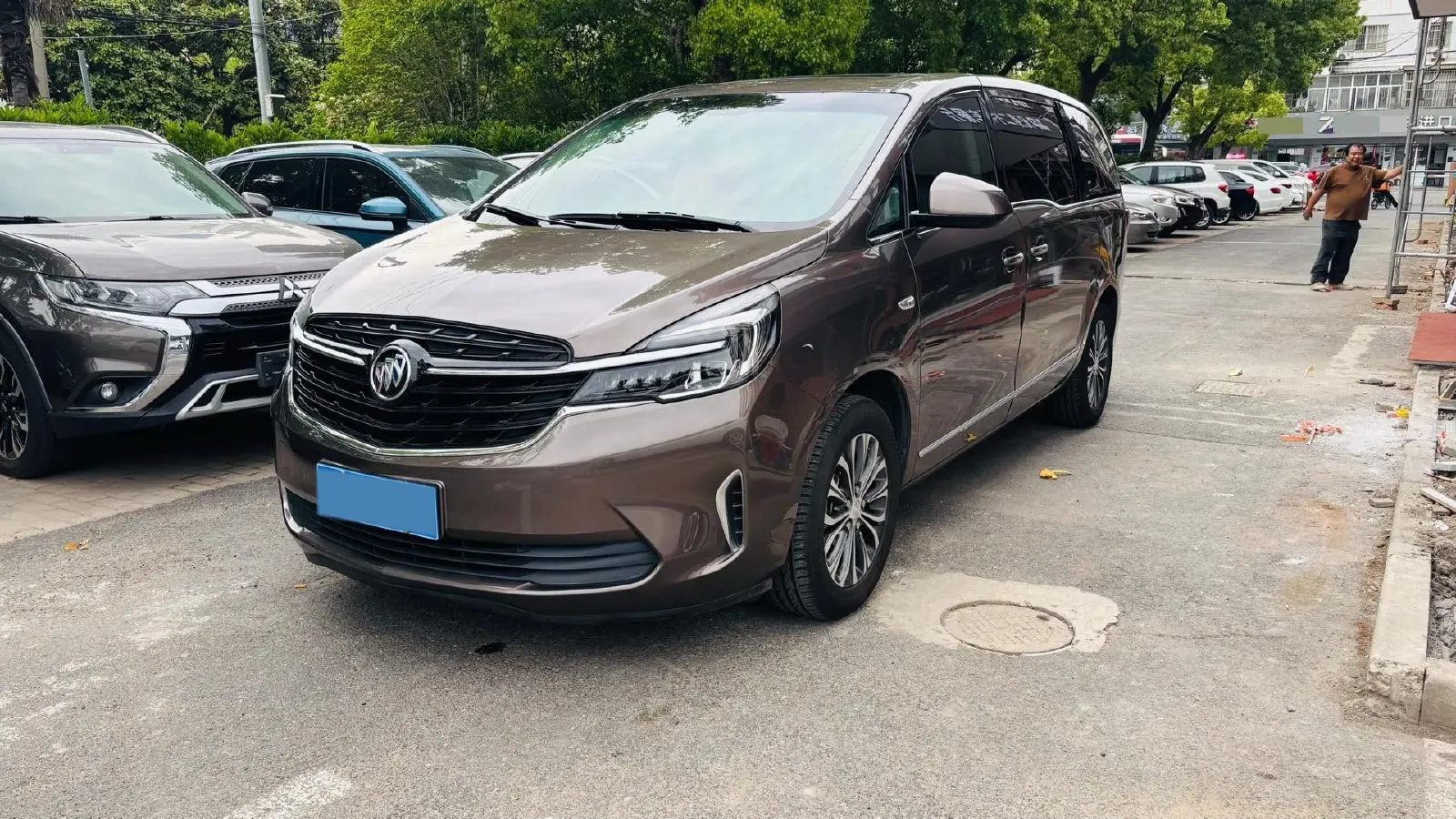 2021 Buick GL8 2.0T 237HP L4 9AT,autocango,china used car exporter,china ev exporter,chinese used car exporter,chinese used ev exporter
