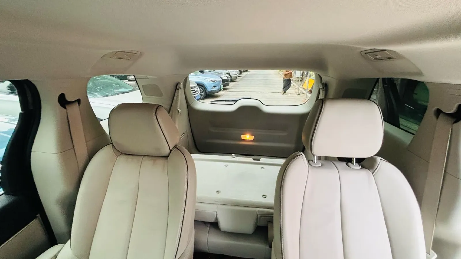 2021 Buick GL8 2.0T 237HP L4 9AT,autocango,china used car exporter,china ev exporter,chinese used car exporter,chinese used ev exporter