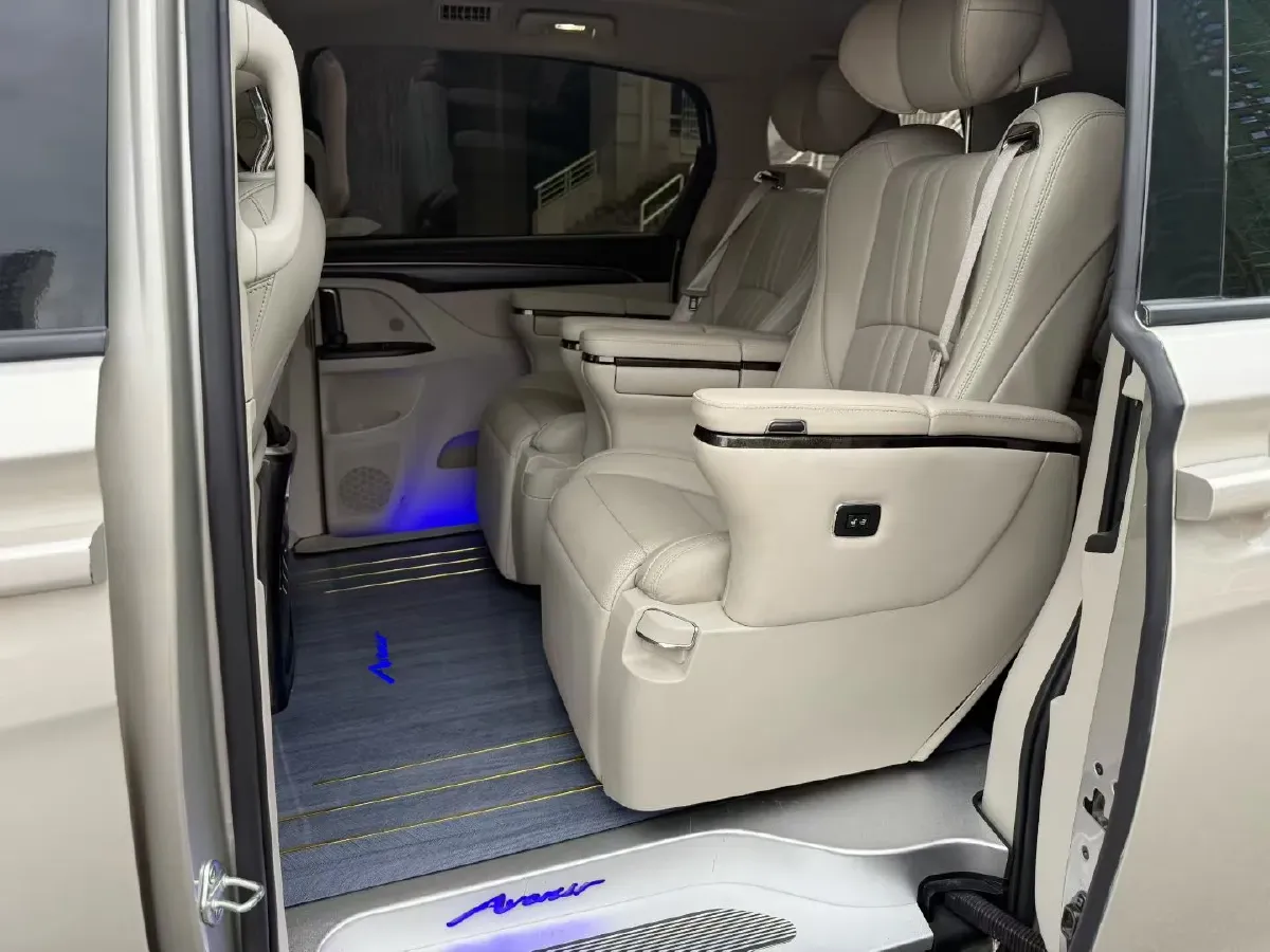 2022 Buick GL8 2.0T 237HP L4 9AT,autocango,china used car exporter,china ev exporter,chinese used car exporter,chinese used ev exporter