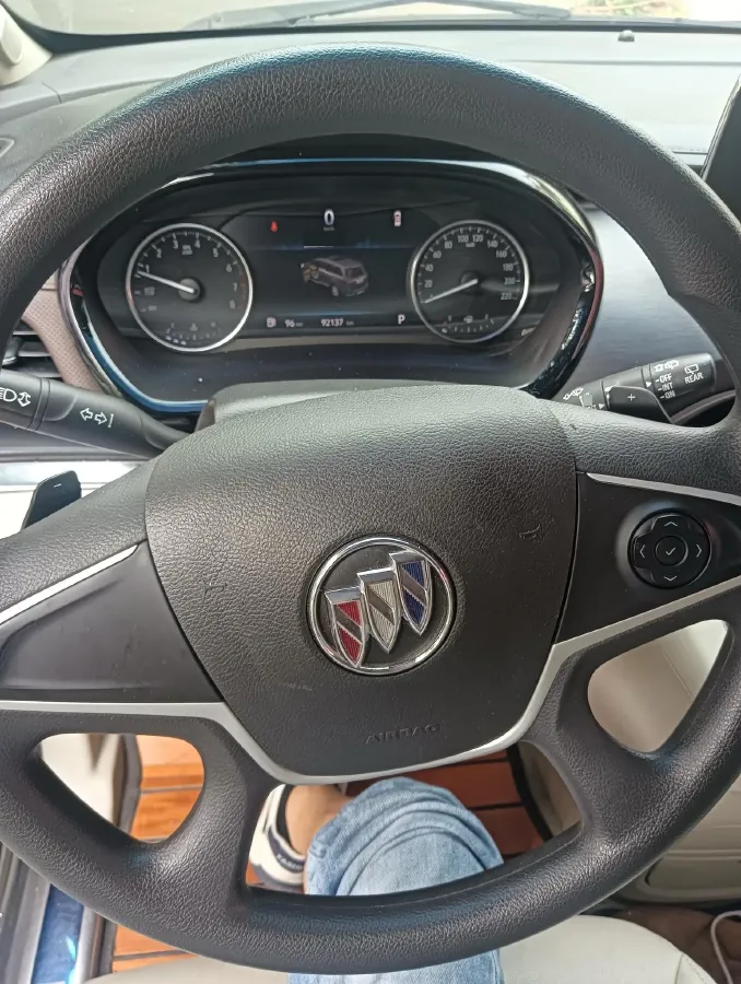 2022 Buick GL8 2.0T 237HP L4 9AT,autocango,china used car exporter,china ev exporter,chinese used car exporter,chinese used ev exporter