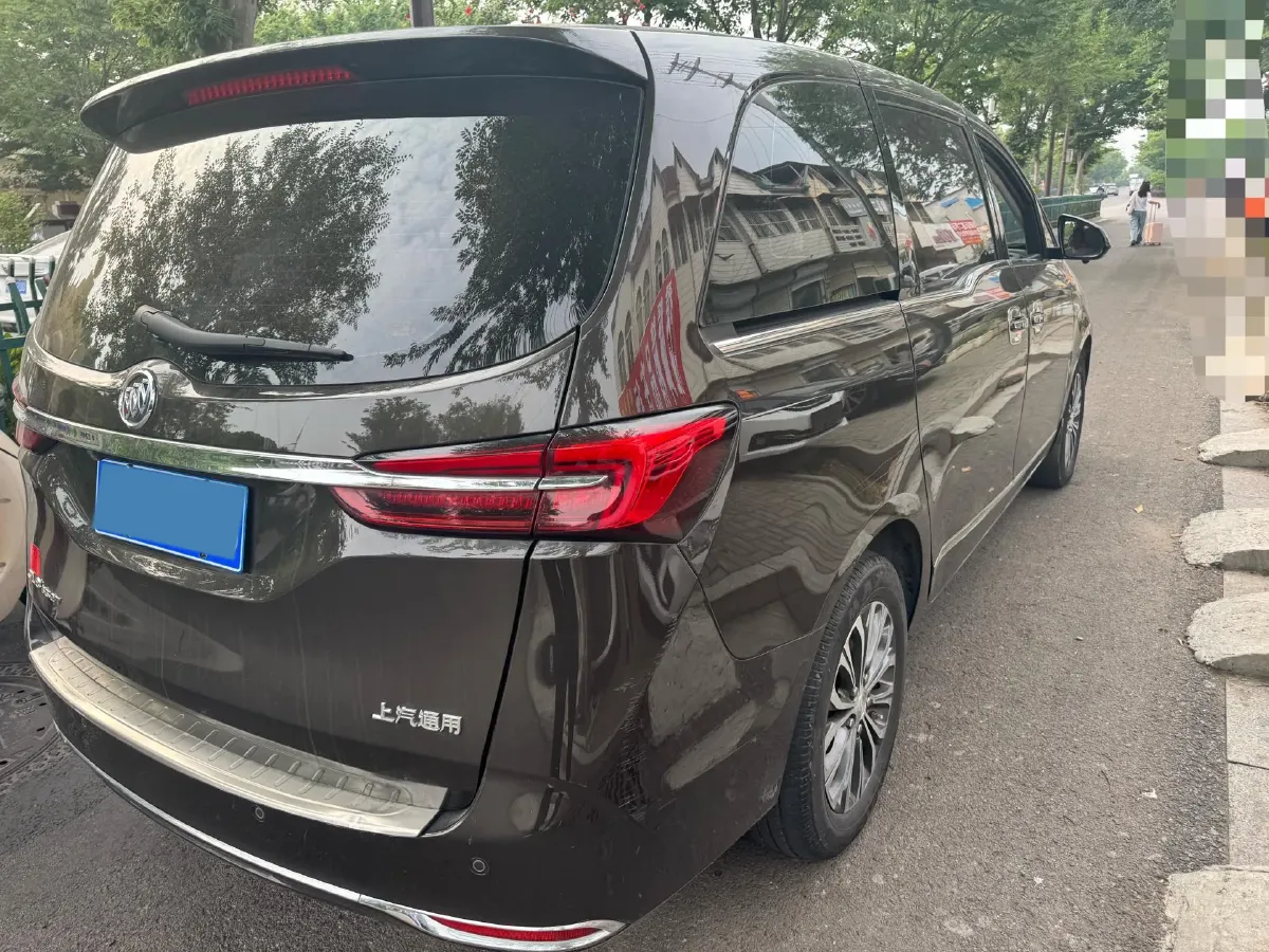 2022 Buick GL8 2.0T 237HP L4 9AT,autocango,china used car exporter,china ev exporter,chinese used car exporter,chinese used ev exporter