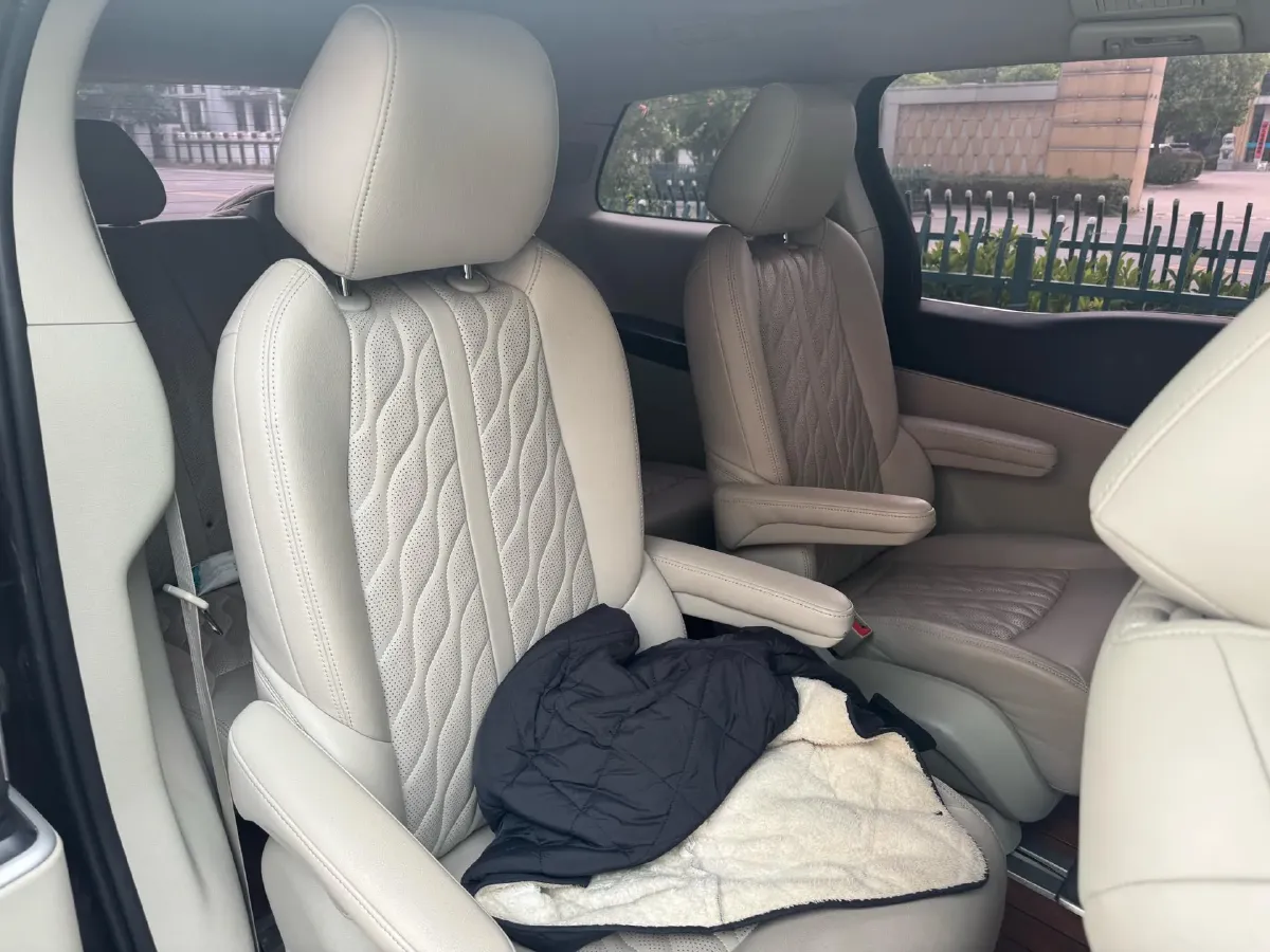 2022 Buick GL8 2.0T 237HP L4 9AT,autocango,china used car exporter,china ev exporter,chinese used car exporter,chinese used ev exporter