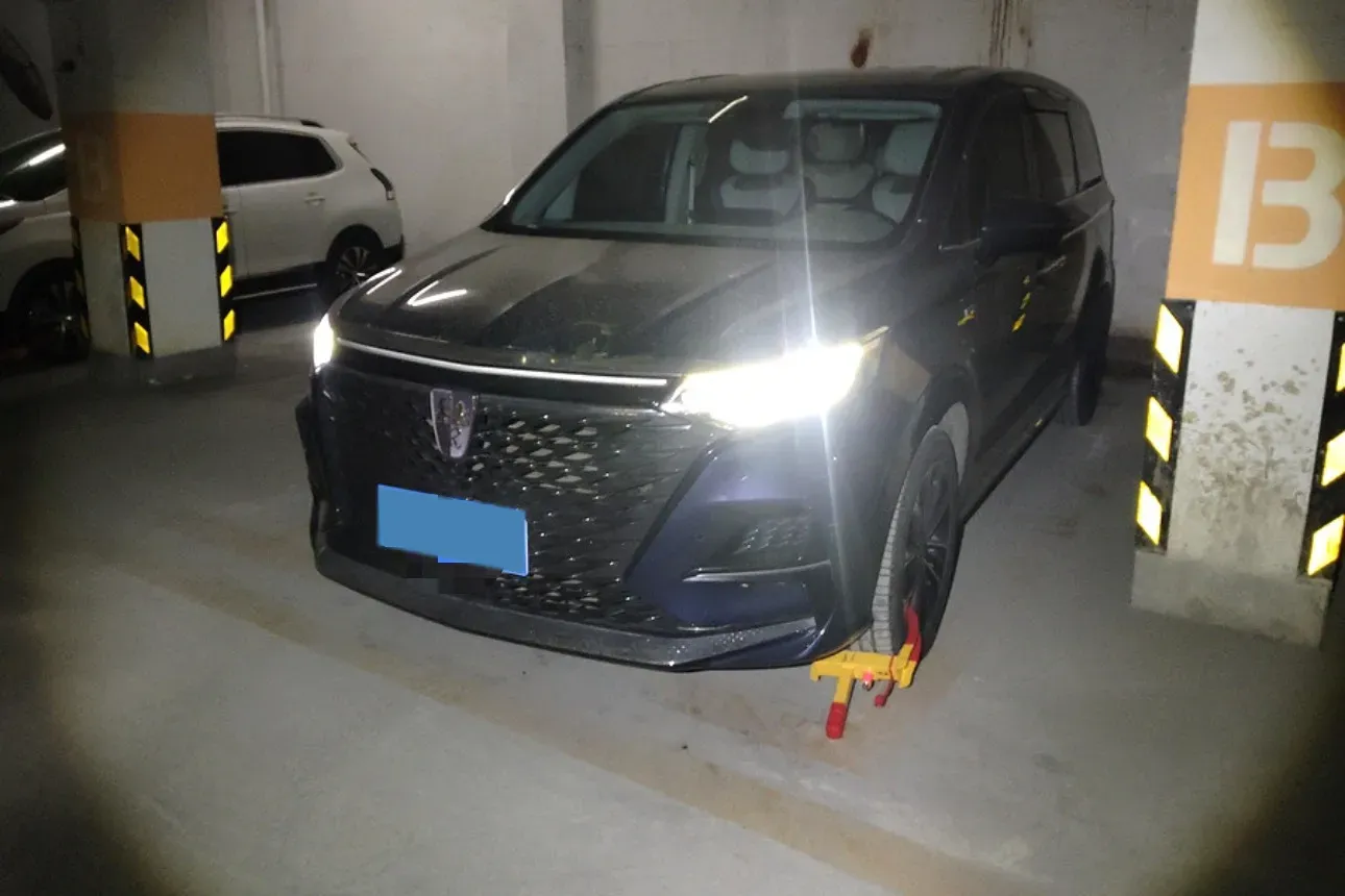 2021 Roewe iMAX8 2.0T 234HP L4 8AT,autocango,china used car exporter,china ev exporter,chinese used car exporter,chinese used ev exporter